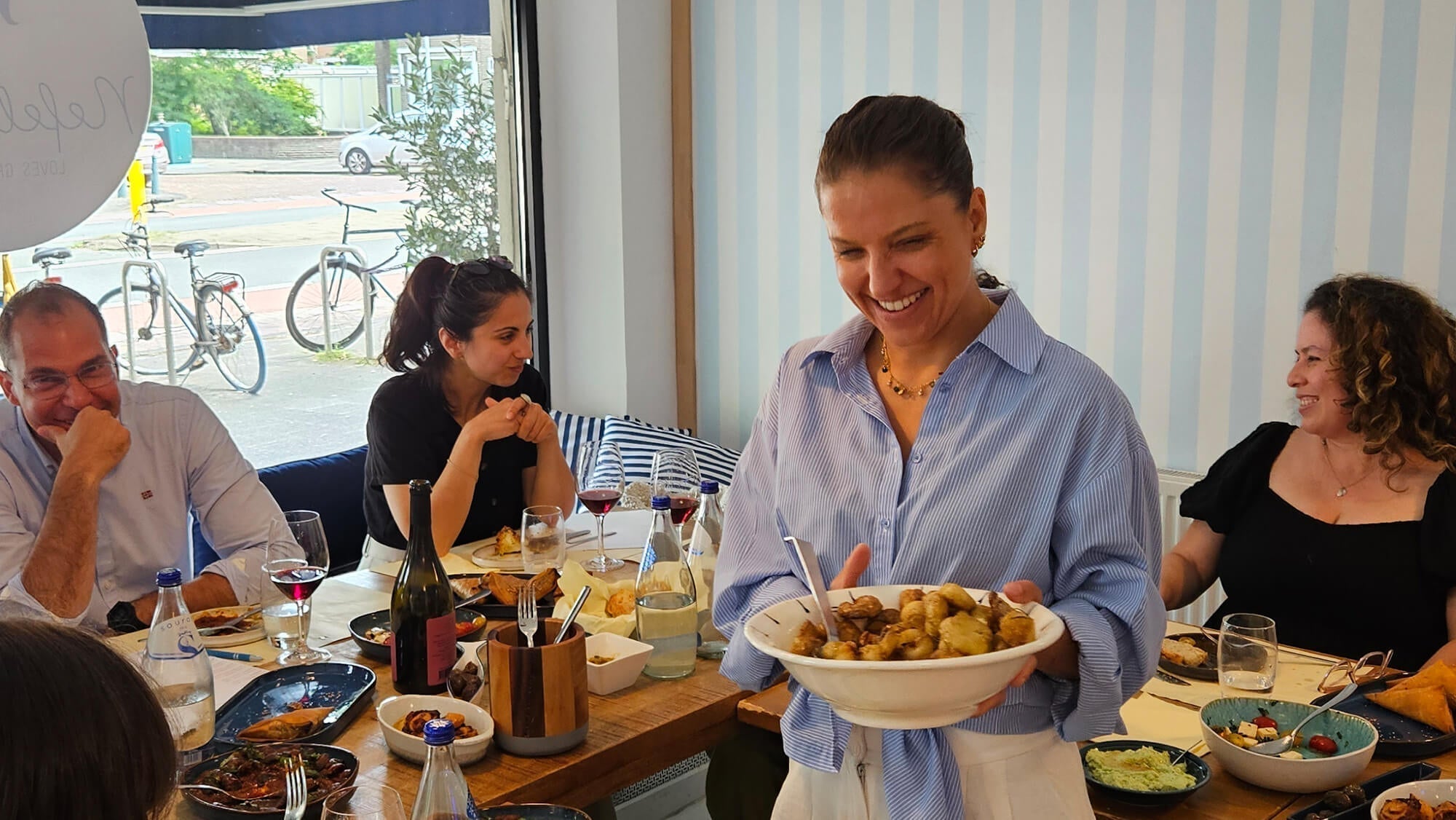 30 November 2025 - Cypriotische wijnproeverij @Nefeli Den Haag