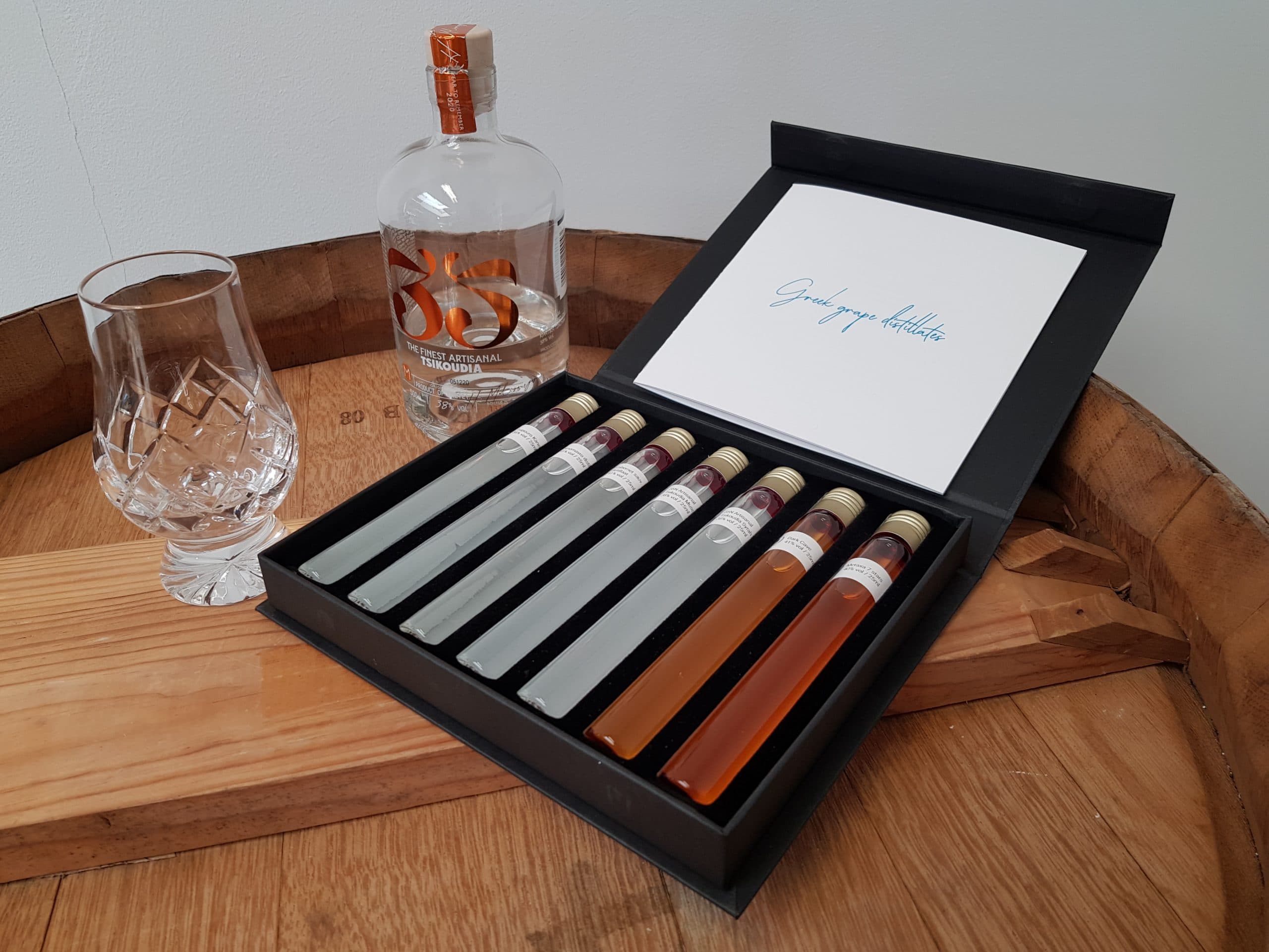 Grieks Distillaten Proefpakket - 7 tubes - Luxe cadeaubox