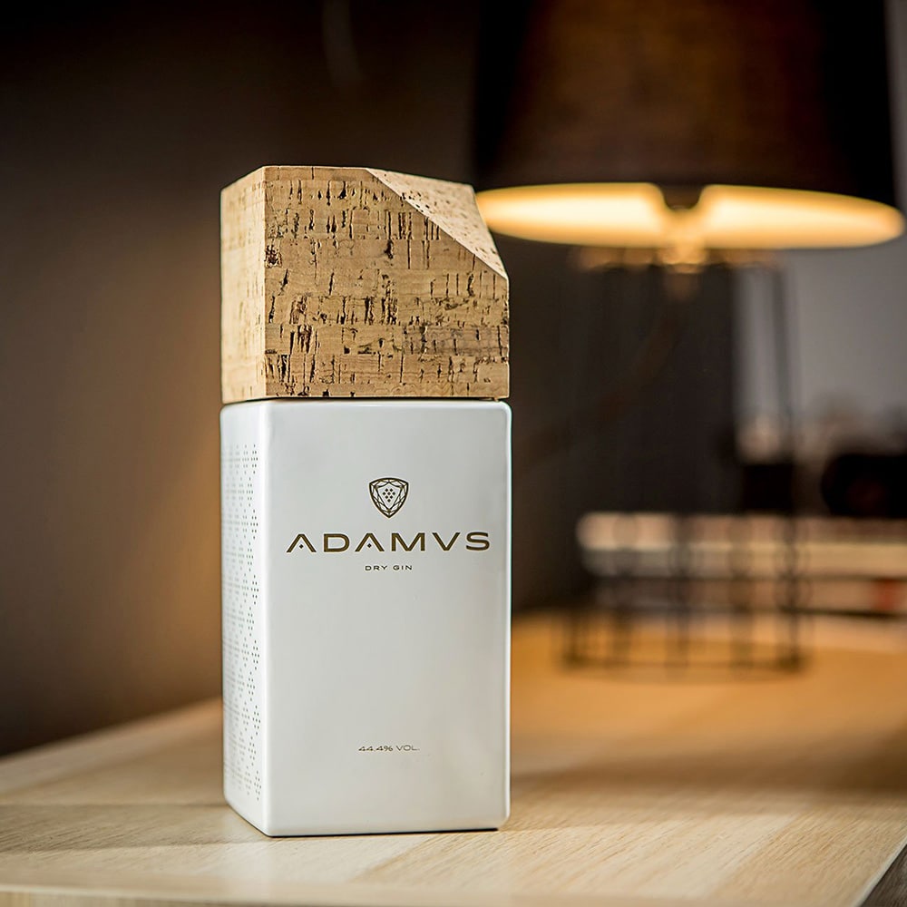 Adamus Portugese Gin - Luxe cadeauset met 2 glazen - 700ml